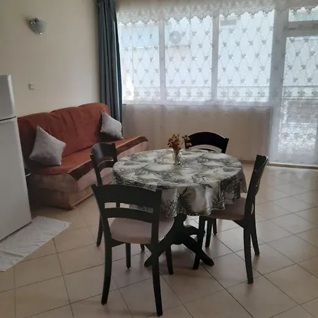 Appartement 2 With Side Sea View